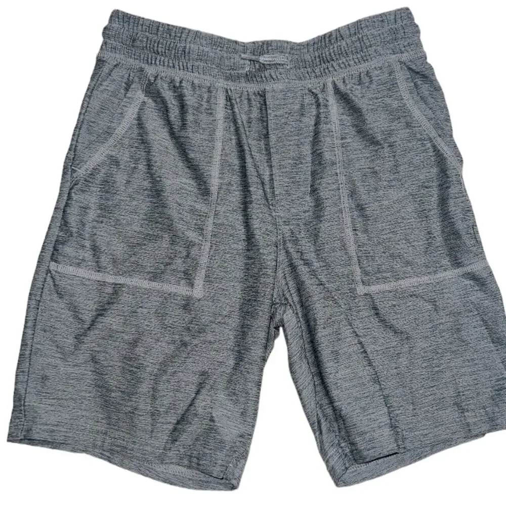 Oshkosh B’gosh soft gray pull on shorts - Size 7